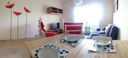 아파트 2010-superb 2 Bedrooms In Complex With Pool 마닐바
